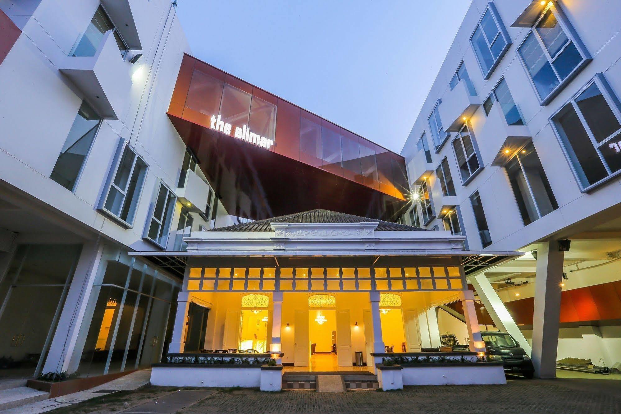 Alimar Hotel Malang Ngoại thất bức ảnh