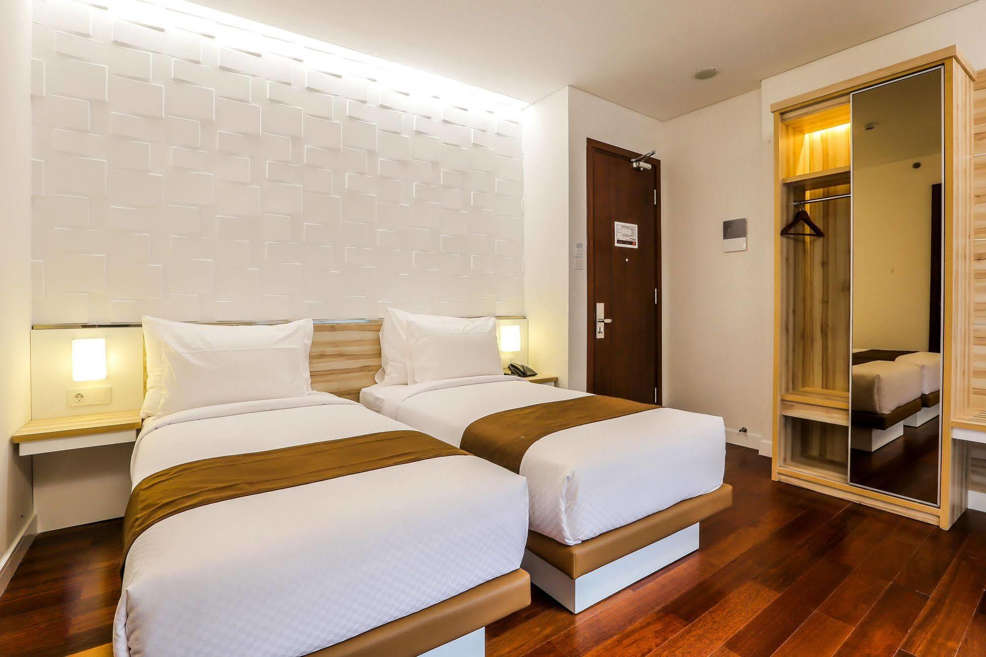 Alimar Hotel Malang Ngoại thất bức ảnh