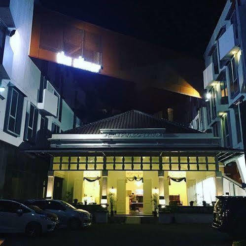 Alimar Hotel Malang Ngoại thất bức ảnh